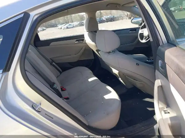 5NPE24AF6KH750647 2019 HYUNDAI SONATA - Image 8