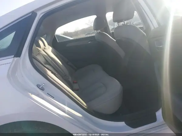 5NPE24AF6KH767576 2019 HYUNDAI SONATA - Image 8