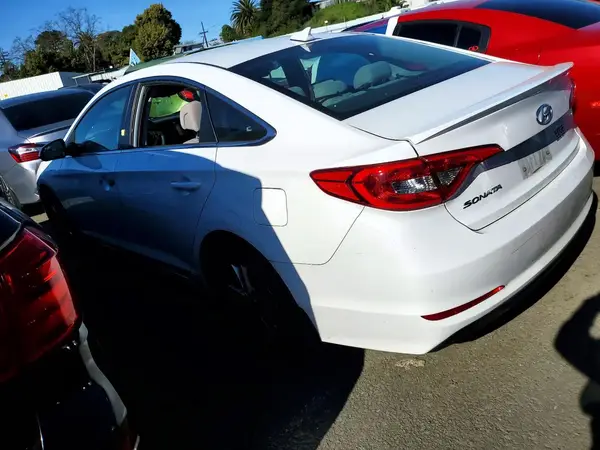 5NPE24AF7GH270172 2016 HYUNDAI SONATA - Image 2