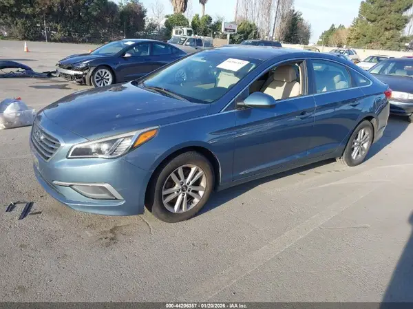 5NPE24AF7GH270608 2016 HYUNDAI SONATA - Image 2