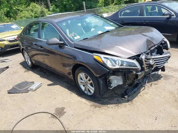5NPE24AF7GH271547 2016 HYUNDAI SONATA - Image 1