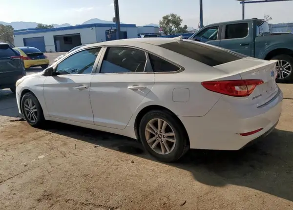 5NPE24AF7GH273895 2016 HYUNDAI SONATA - Image 2