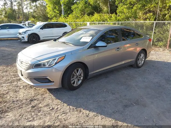 5NPE24AF7GH275923 2016 HYUNDAI SONATA - Image 2