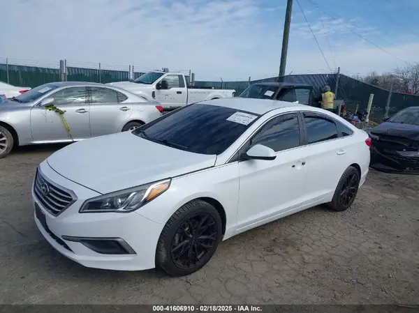 5NPE24AF7GH285741 2016 HYUNDAI SONATA - Image 2