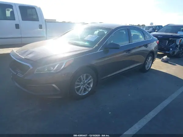 5NPE24AF7GH300545 2016 HYUNDAI SONATA - Image 2