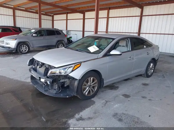 5NPE24AF7GH304420 2016 HYUNDAI SONATA - Image 2