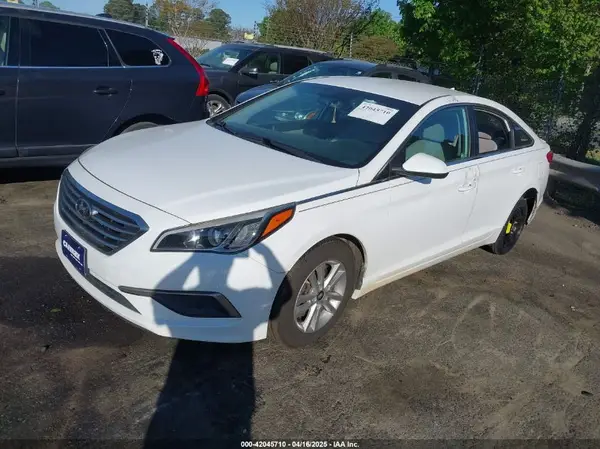 5NPE24AF7GH305891 2016 HYUNDAI SONATA - Image 2