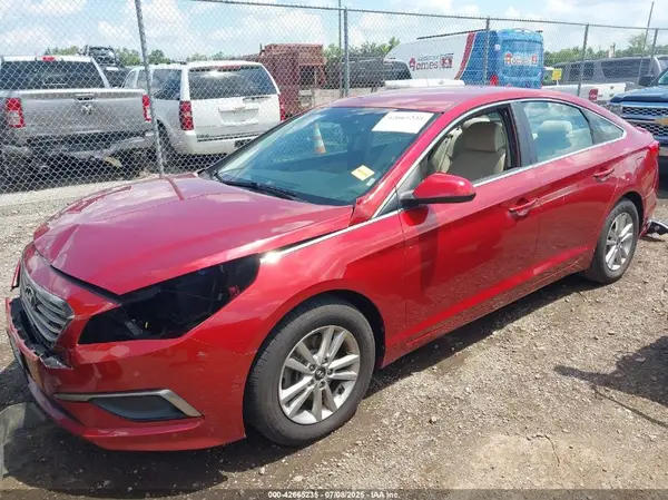 5NPE24AF7GH318608 2016 HYUNDAI SONATA - Image 2