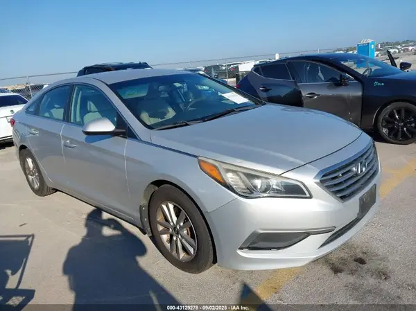 5NPE24AF7GH325297 2016 HYUNDAI SONATA - Image 1