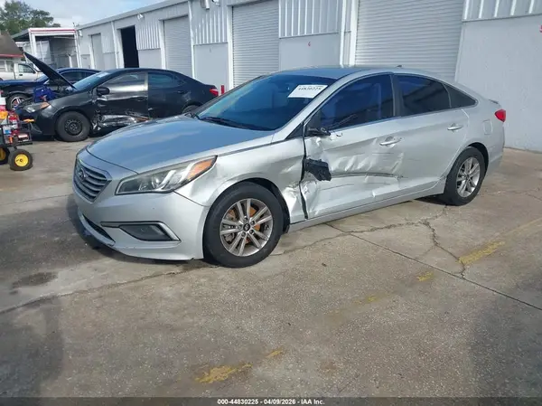 5NPE24AF7GH371129 2016 HYUNDAI SONATA - Image 2