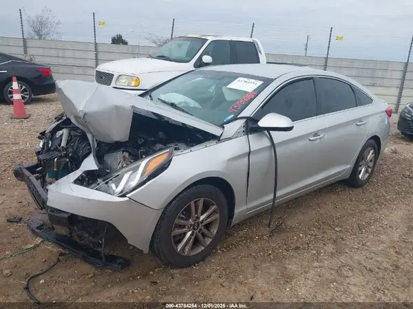 5NPE24AF7GH389615 2016 HYUNDAI SONATA - Image 2