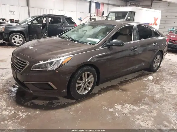 5NPE24AF7GH389968 2016 HYUNDAI SONATA - Image 2