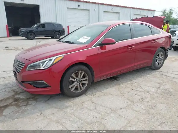 5NPE24AF7GH398413 2016 HYUNDAI SONATA - Image 2