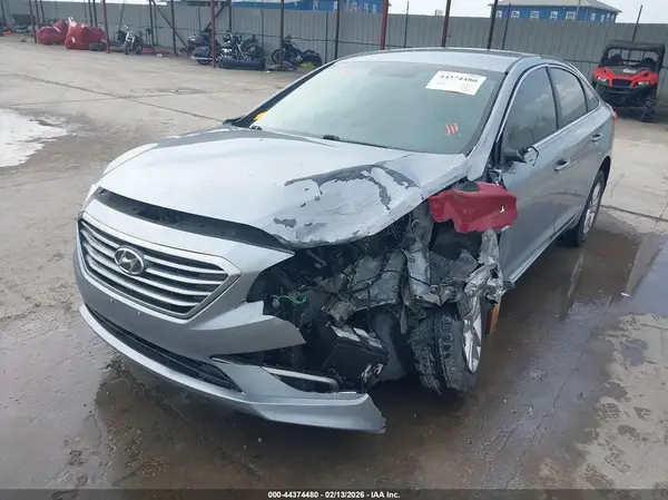 5NPE24AF7GH410706 2016 HYUNDAI SONATA - Image 2