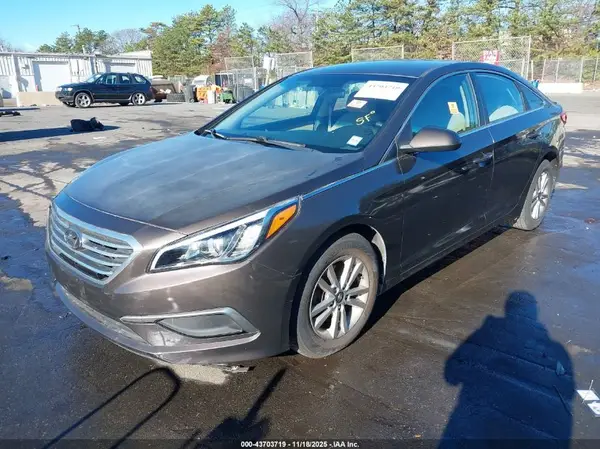 5NPE24AF7GH418031 2016 HYUNDAI SONATA - Image 2