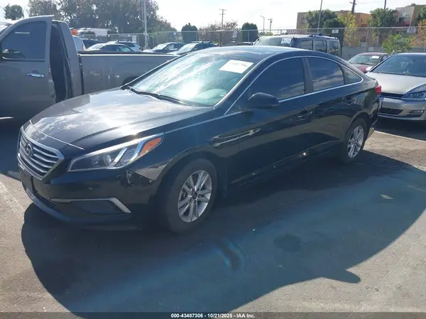 5NPE24AF7HH440547 2017 HYUNDAI SONATA - Image 2