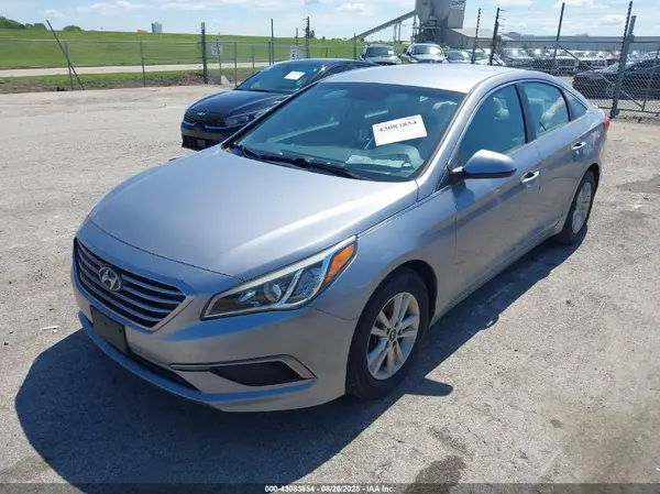 5NPE24AF7HH441990 2017 HYUNDAI SONATA - Image 2