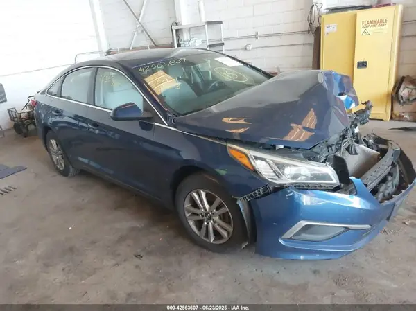 5NPE24AF7HH444095 2017 HYUNDAI SONATA - Image 1