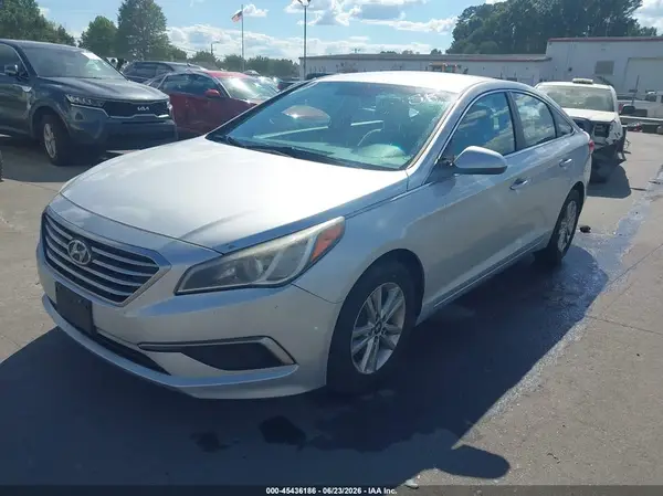 5NPE24AF7HH446896 2017 HYUNDAI SONATA - Image 2