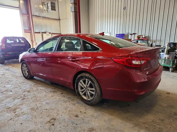 5NPE24AF7HH447563 2017 HYUNDAI SONATA - Image 2