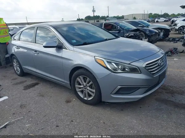 5NPE24AF7HH452990 2017 HYUNDAI SONATA - Image 1