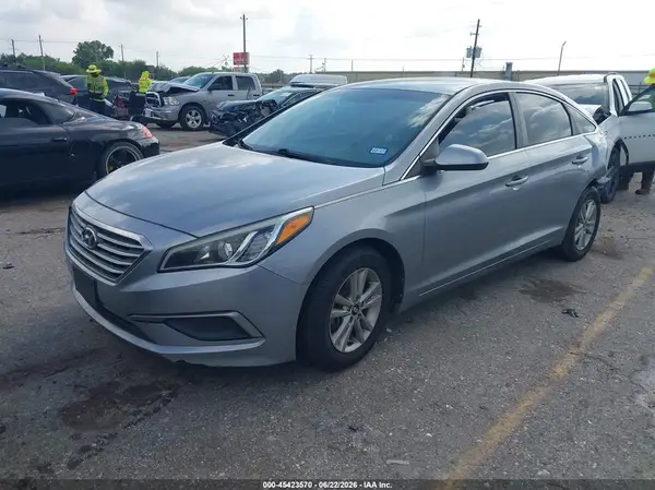 5NPE24AF7HH452990 2017 HYUNDAI SONATA - Image 2