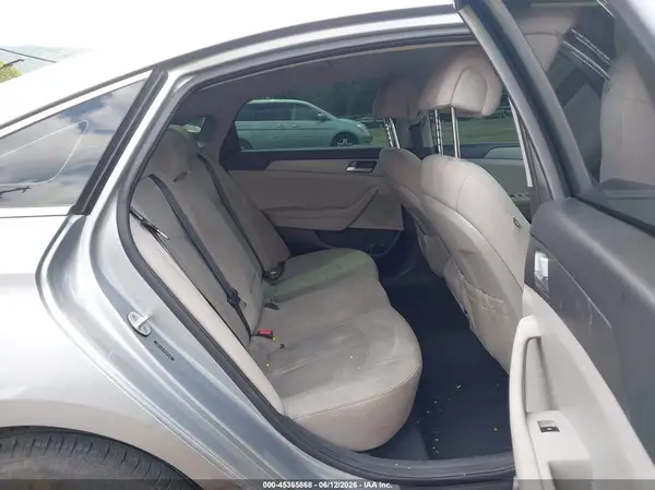5NPE24AF7HH457400 2017 HYUNDAI SONATA - Image 8
