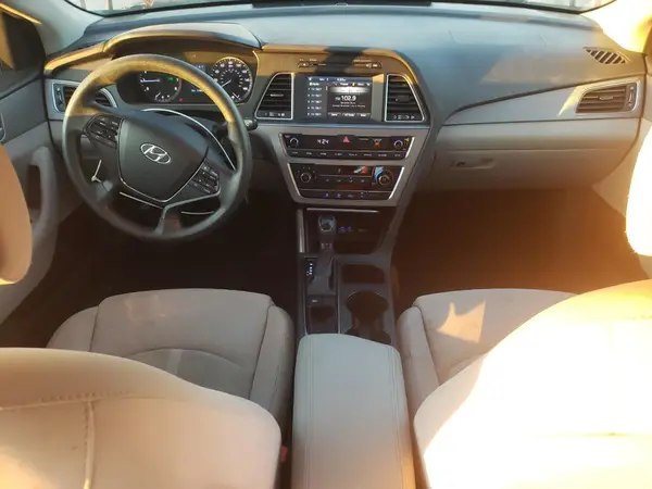 5NPE24AF7HH463925 2017 HYUNDAI SONATA - Image 8