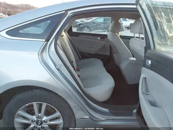 5NPE24AF7HH466484 2017 HYUNDAI SONATA - Image 8
