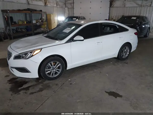 5NPE24AF7HH469580 2017 HYUNDAI SONATA - Image 2