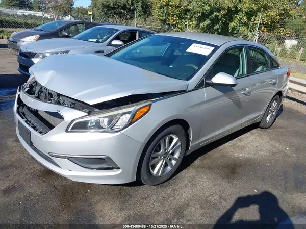 5NPE24AF7HH475895 2017 HYUNDAI SONATA - Image 2