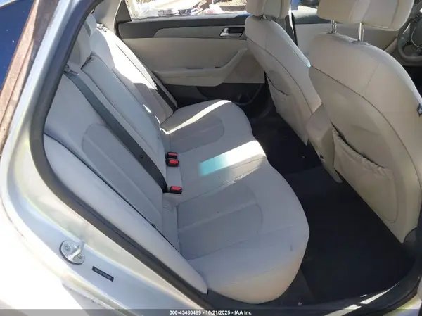 5NPE24AF7HH475895 2017 HYUNDAI SONATA - Image 8