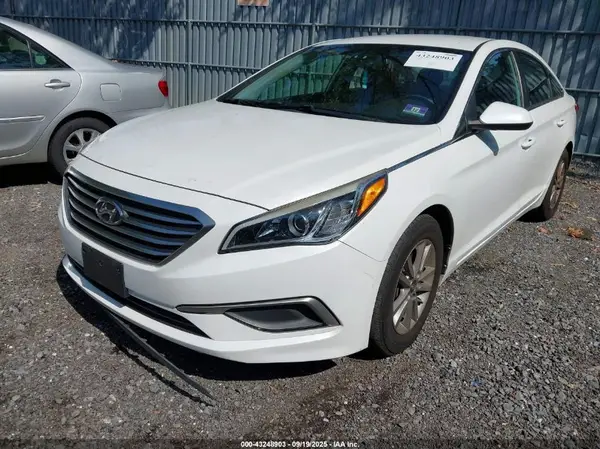 5NPE24AF7HH484175 2017 HYUNDAI SONATA - Image 2