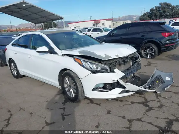 5NPE24AF7HH487156 2017 HYUNDAI SONATA - Image 1