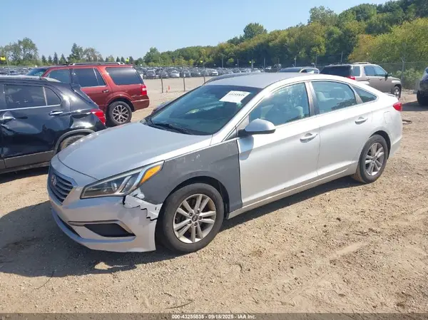 5NPE24AF7HH492860 2017 HYUNDAI SONATA - Image 2