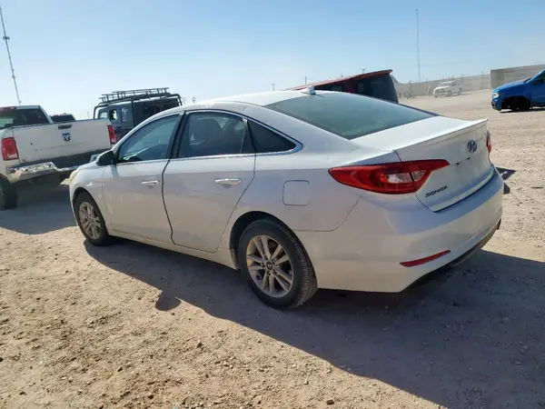 5NPE24AF7HH493023 2017 HYUNDAI SONATA - Image 2