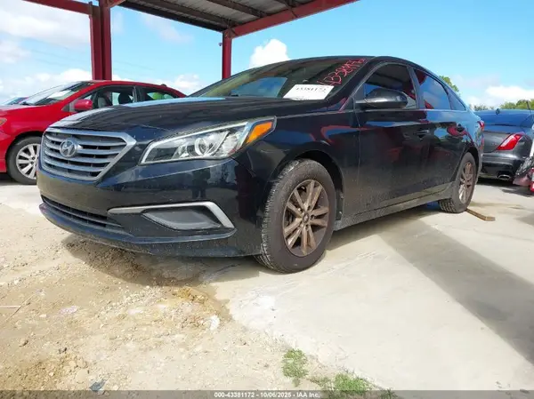 5NPE24AF7HH493989 2017 HYUNDAI SONATA - Image 2