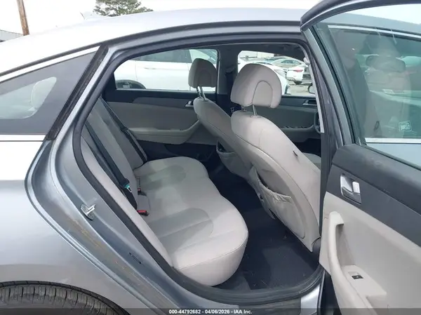 5NPE24AF7HH494320 2017 HYUNDAI SONATA - Image 8