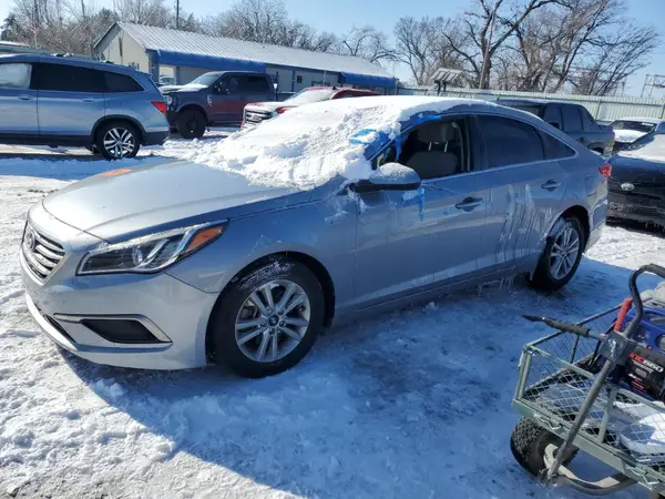 5NPE24AF7HH495998 2017 HYUNDAI SONATA - Image 1