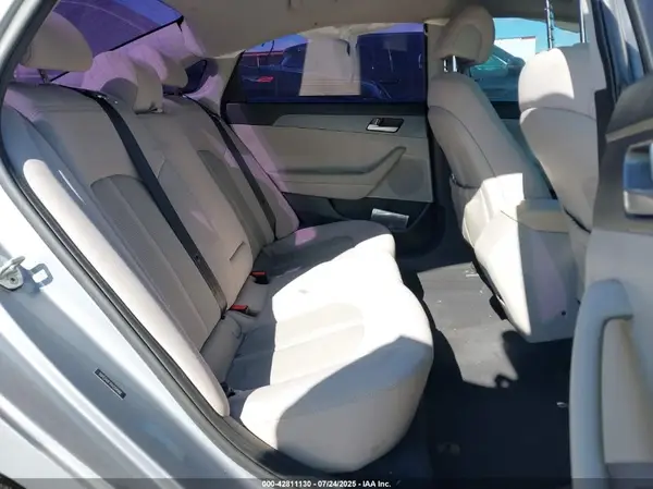 5NPE24AF7HH504988 2017 HYUNDAI SONATA - Image 8