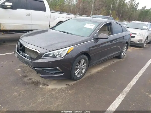 5NPE24AF7HH505008 2017 HYUNDAI SONATA - Image 2