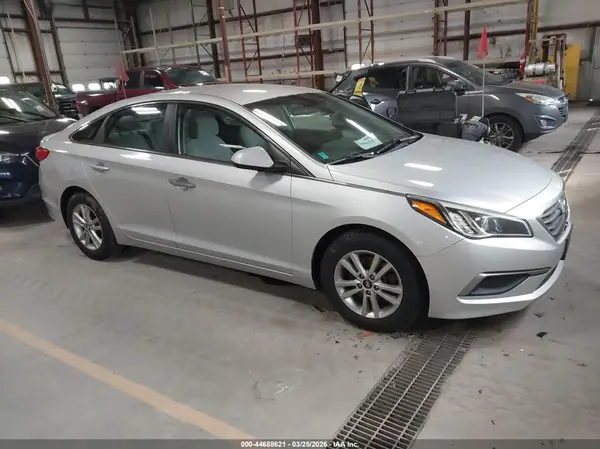 5NPE24AF7HH506935 2017 HYUNDAI SONATA - Image 1