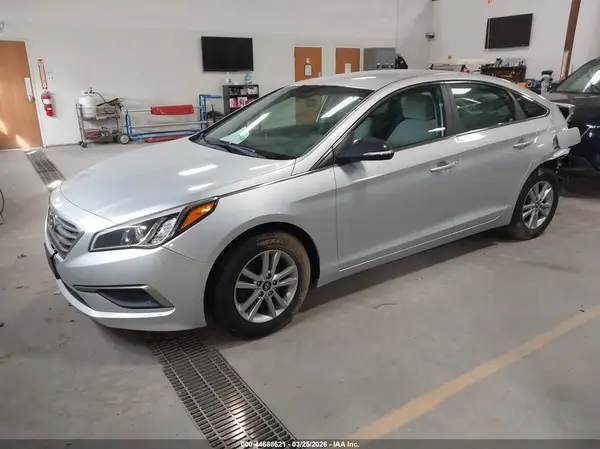 5NPE24AF7HH506935 2017 HYUNDAI SONATA - Image 2