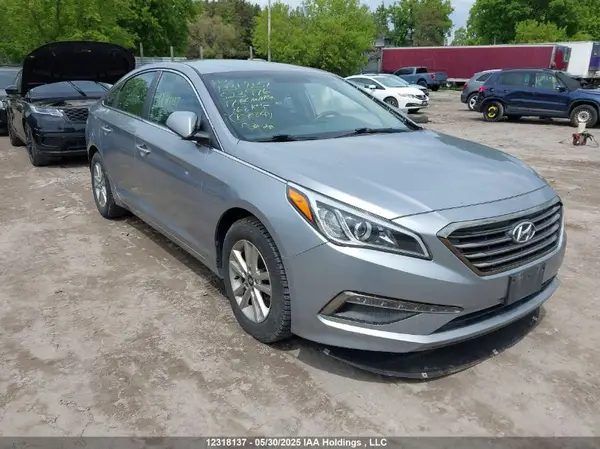 5NPE24AF7HH523976 2017 HYUNDAI SONATA - Image 1