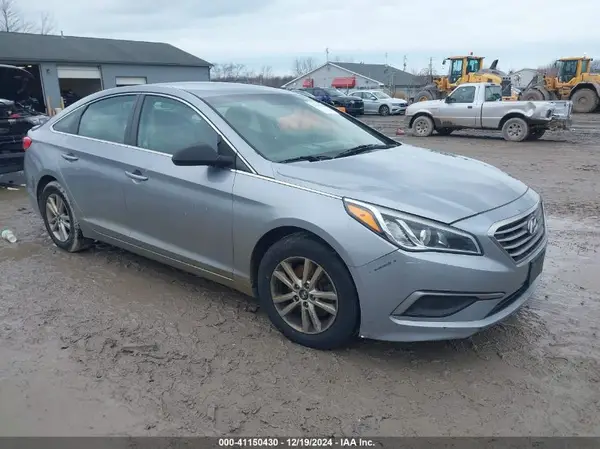 5NPE24AF7HH524173 2017 HYUNDAI SONATA - Image 1