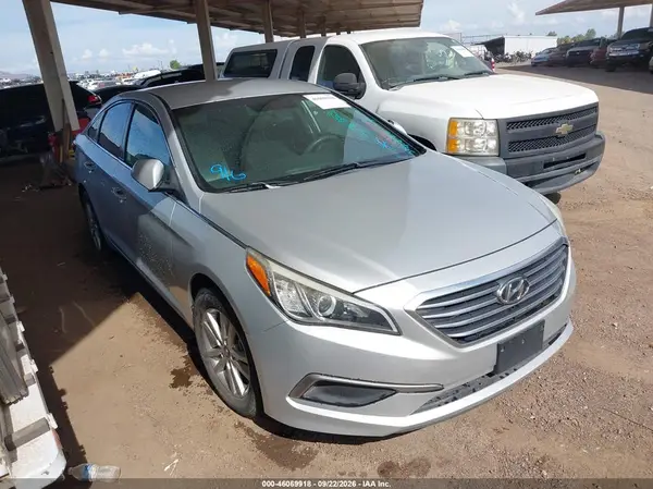 5NPE24AF7HH528353 2017 HYUNDAI SONATA - Image 1
