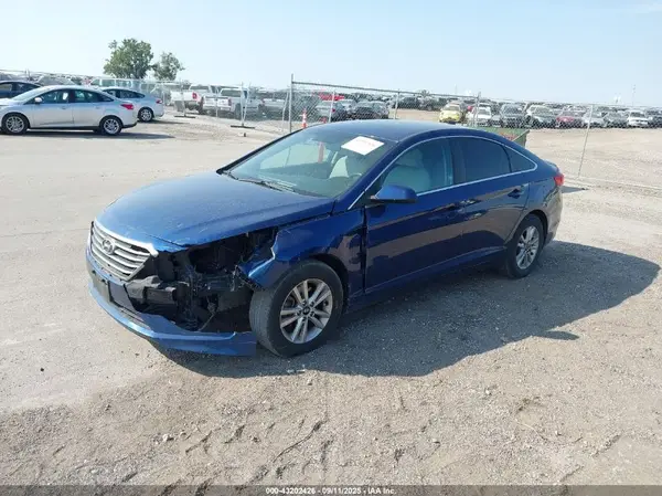 5NPE24AF7HH530068 2017 HYUNDAI SONATA - Image 2