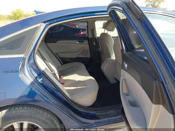 5NPE24AF7HH530068 2017 HYUNDAI SONATA - Image 8