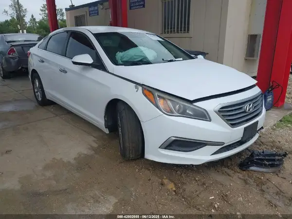 5NPE24AF7HH537702 2017 HYUNDAI SONATA - Image 1