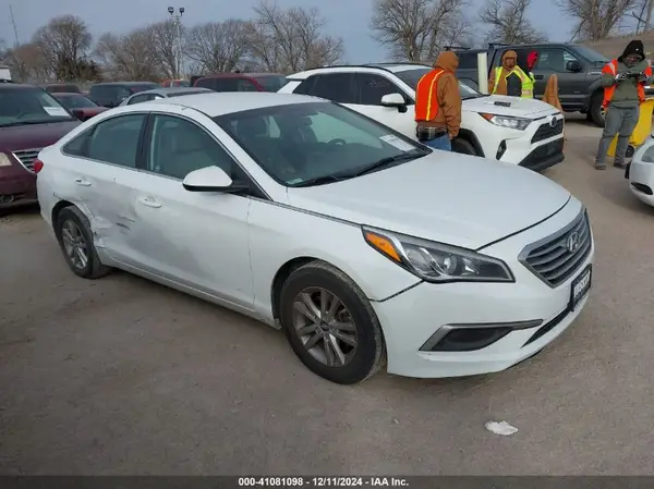 5NPE24AF7HH550417 2017 HYUNDAI SONATA - Image 1